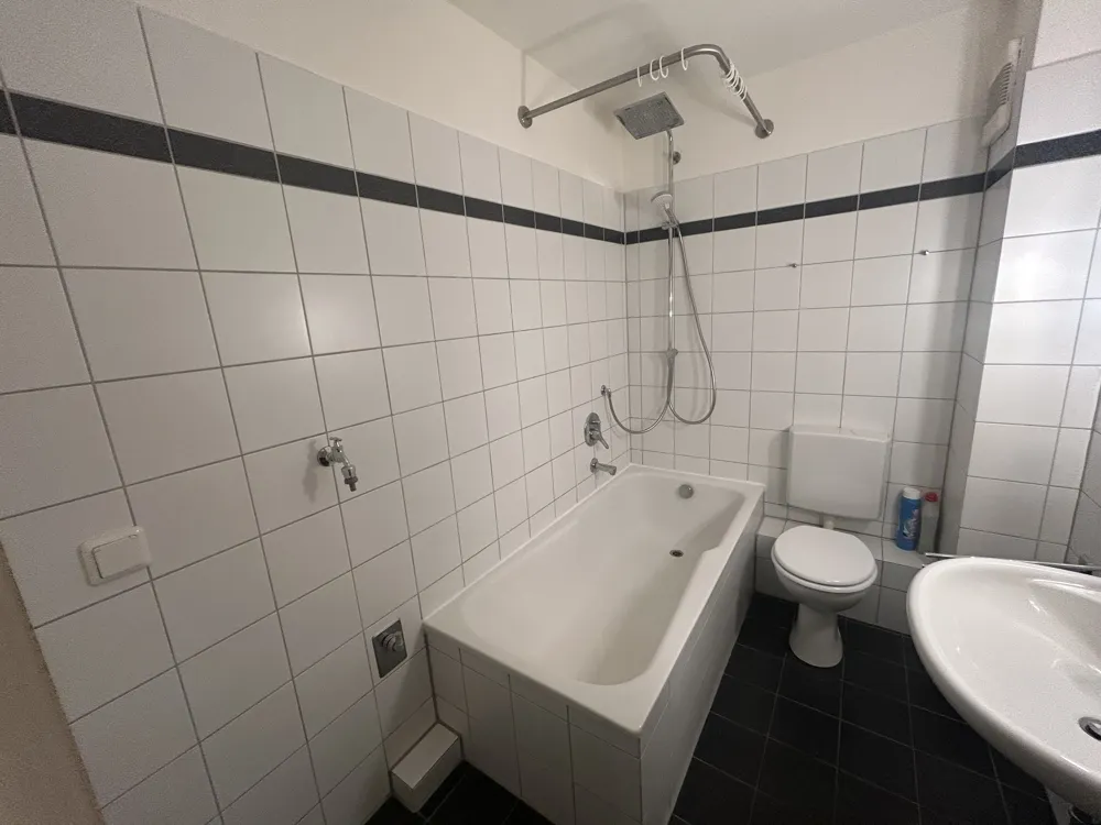 Wohnung zur Miete in Billerbeck Gemütliche Dachgeschosswohnung mit Balkon und Einbauküche Wohnen in bester Innenstadtlage von Billerbeck - Photo 2