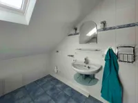 Untere Wohnungsebene, Bad mit Wanne