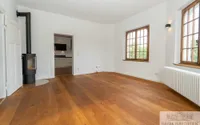 Wohnzimmer mit Kamin
