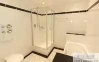 Dusche & Wanne
