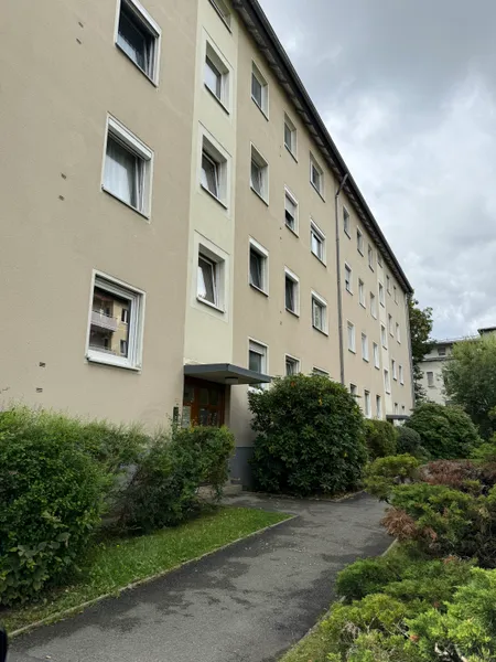 Top sanierte 3-Zimmer Wohnung
