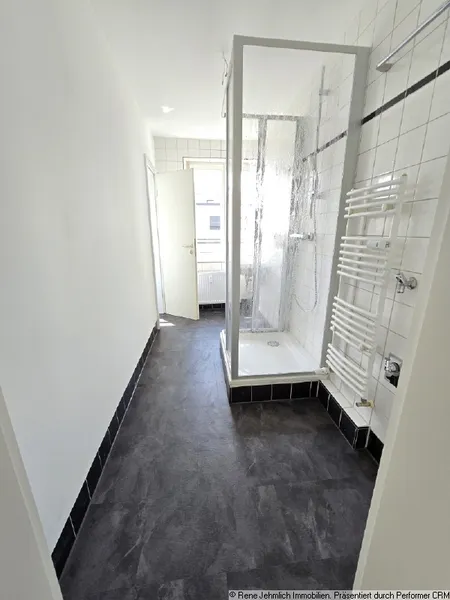 Schöne 3 Raum Wohnung im Zentrum mit Lift