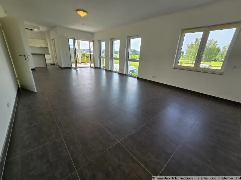 Exklusive 3 Raum Wohnung in Adelsberg + Stellpatz + Barrierefrei + Keller