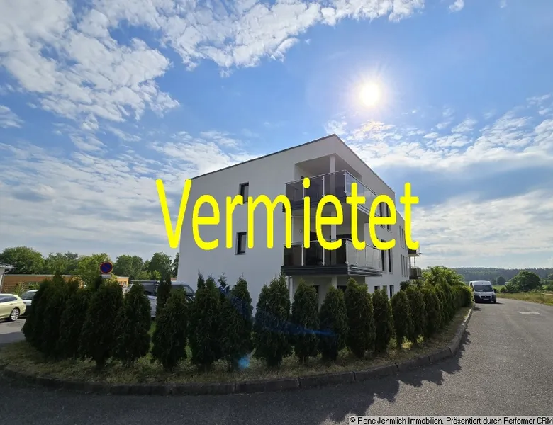 Exklusive 3 Raum Wohnung in Adelsberg + Stellpatz + Barrierefrei + Keller