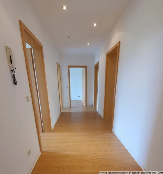 Schöne 3 Raum Wohnung + EBK möglich