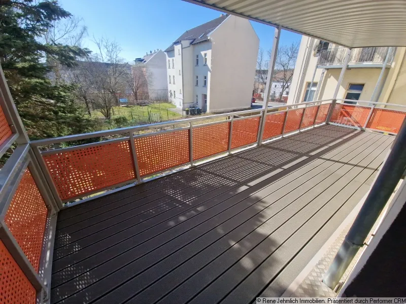 Hochwertiger Erzbezug im Hochparterre + Balkon + Einbauküche möglich