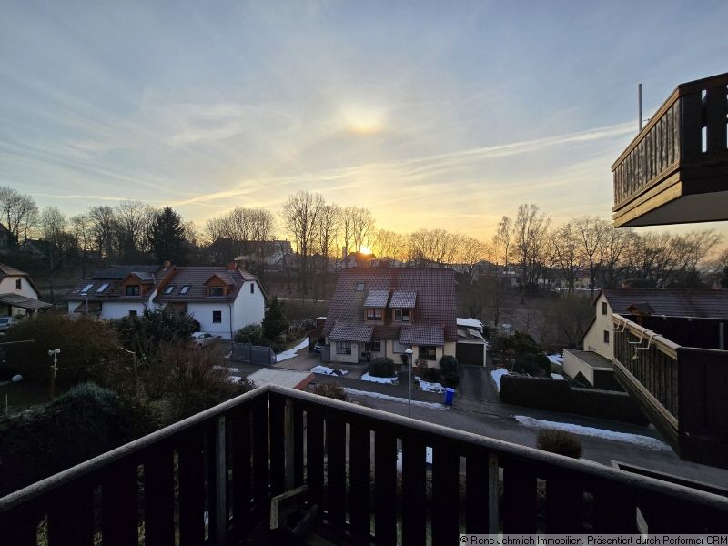 Gem&uuml;tliche 2-Raum-Wohnung mit Balkon, Einbauk&uuml;che und Blick ins Gr&uuml;ne