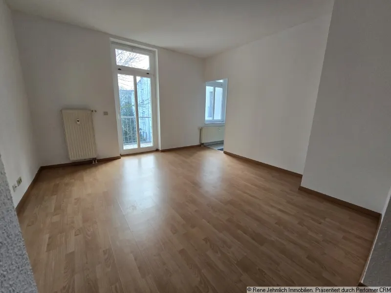 Gem&uuml;tliche 2-Raum-Wohnung mit Balkon, offener K&uuml;che und Blick in den Innenhof