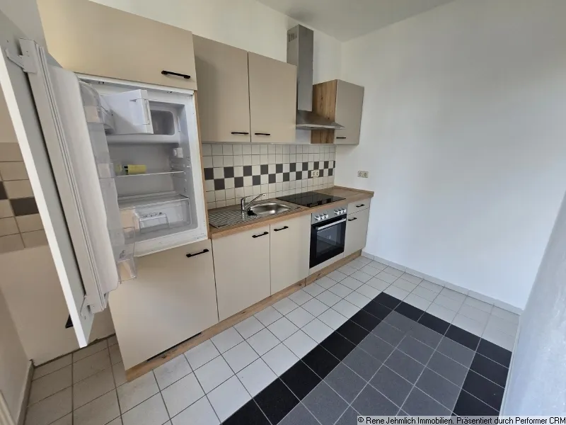 Vermietete gem&uuml;tliche 2-Raum-Wohnung mit Balkon, offener K&uuml;che und Blick in den Innenhof