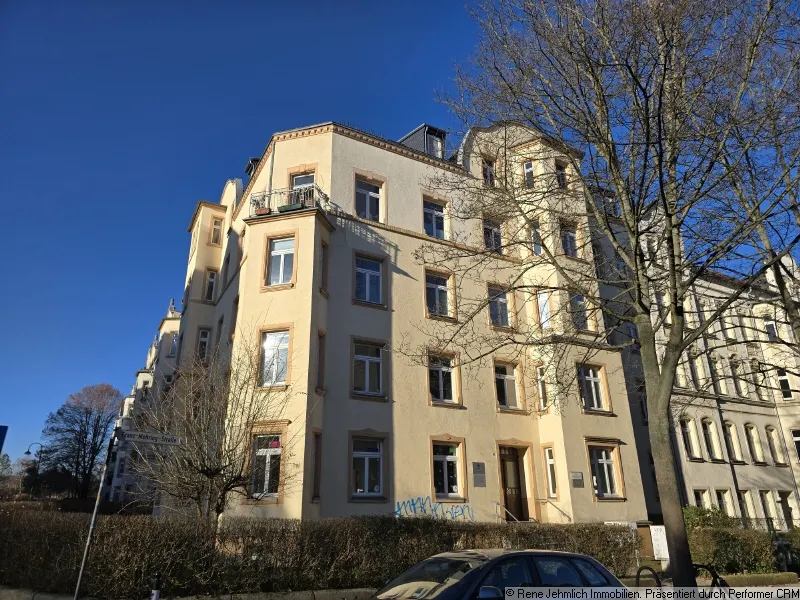 Zentral gelegenes B&uuml;ro im beliebten Ka&szlig;berg: Erdgeschoss, drei Zimmer, Balkon und Stauraum