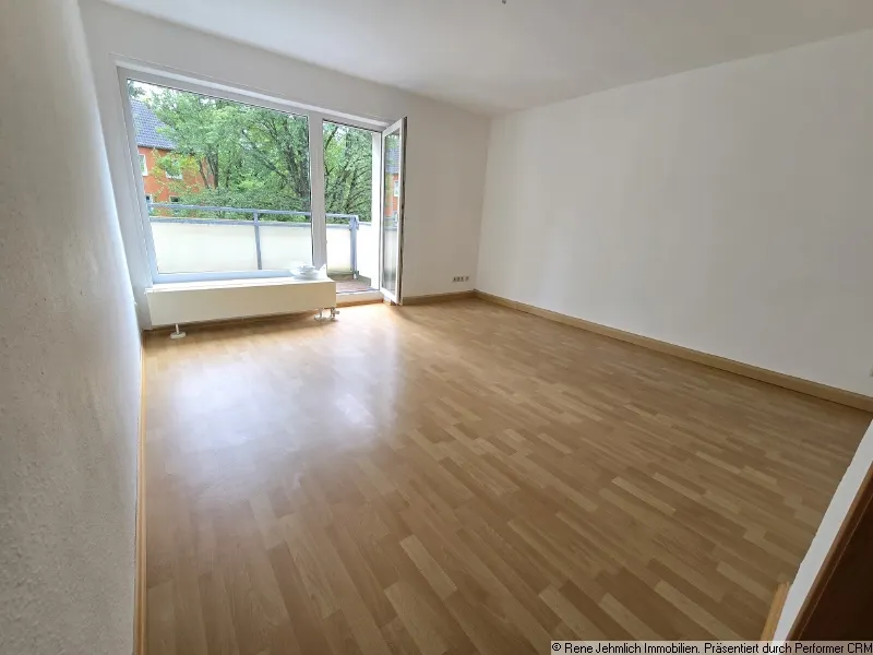 Sonnige Dachgeschosswohnung mit S&uuml;dbalkon in Chemnitz-Reichenbrand