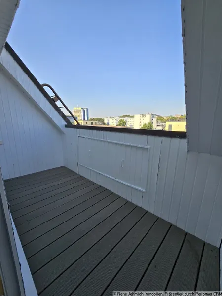 Helle 2-Raum-Dachgeschosswohnung mit Balkon im Zentrum von Chemnitz