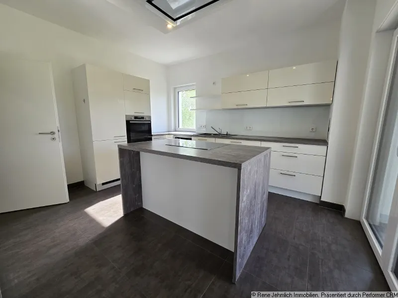 Exklusive 4 Raum Wohnung in Adelsberg + Stellpatz + Barrierefrei + Keller