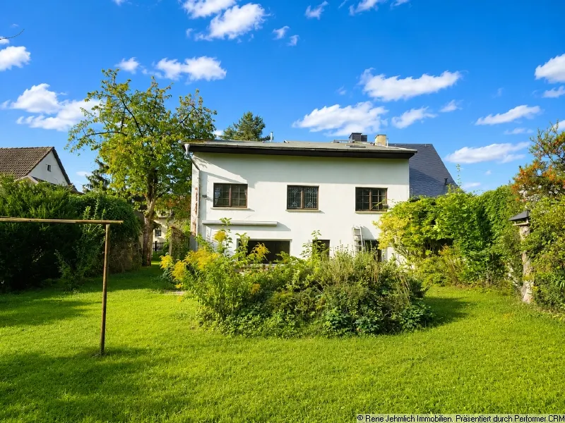 Viel Platz f&uuml;r die Familie: Einfamilienhaus mit ca. 207 qm Wohnfl&auml;che und &uuml;ber 1.000 qm Grundst&uuml;ck