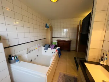 Badezimmer Ansicht 2