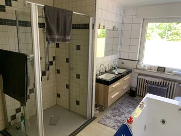 Badezimmer Ansicht 3