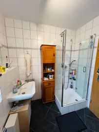 Badezimmer Ansicht 2