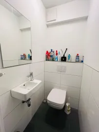 separates WC DG