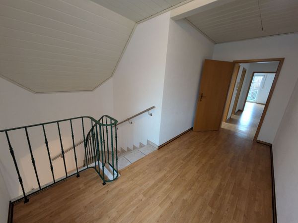 Flur mit Treppenaufgang