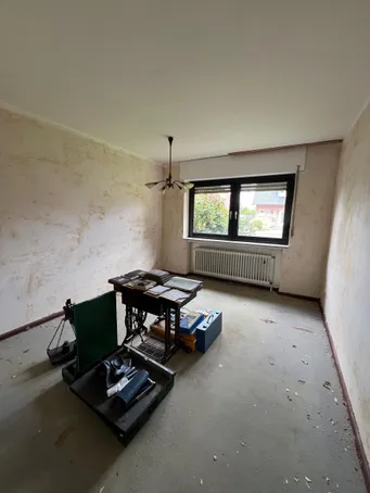 Renovierungsbedürftiges Zimmer