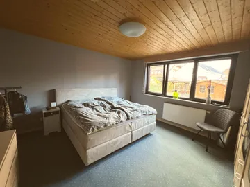 Schlafzimmer mit Doppelbett