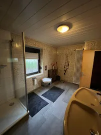 Modernes Badezimmer OG