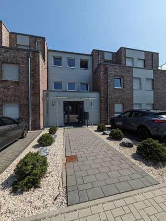 Moderne Hauseingangsansicht