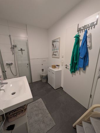 Modernes Badezimmer