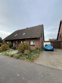 Doppelhaushälfte mit Garage