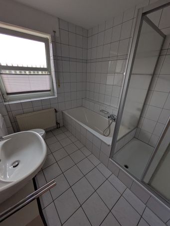 Modernes Badezimmer