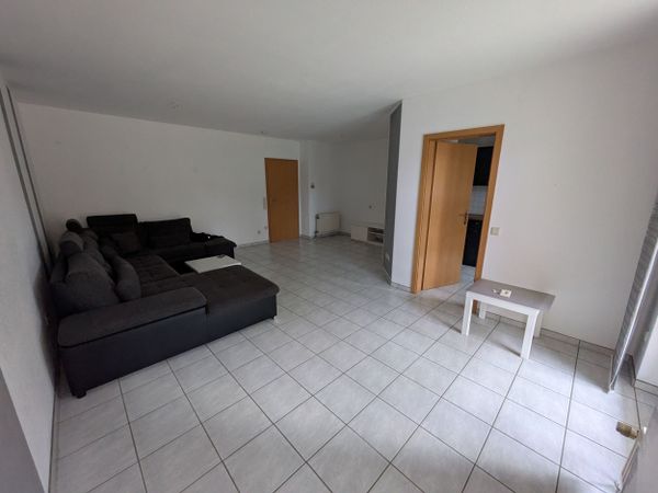 Wohnzimmer mit Sofalandschaft