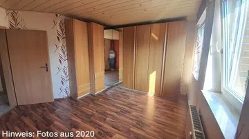 Schlafzimmer mit Schrankwand