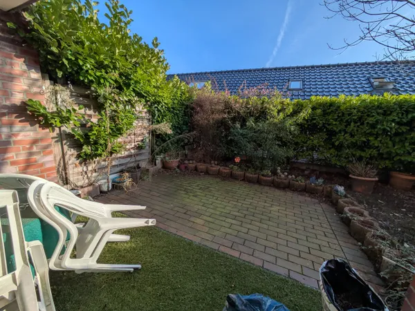 Terrasse nach hinten raus