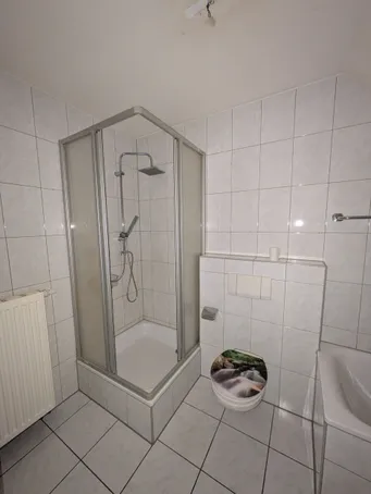 Modernes Badezimmer