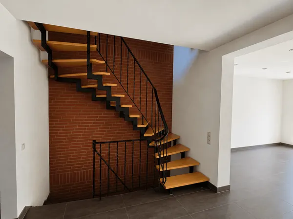 Treppe zum Obergeschoss.png