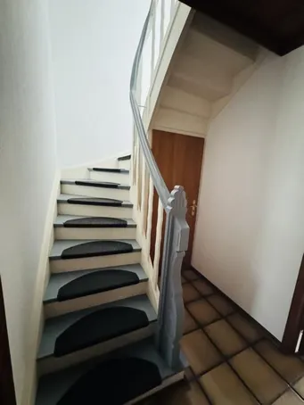 Treppenaufgang zum OG.JPG