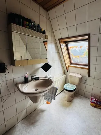 Bad Dachgeschoss 1.JPG