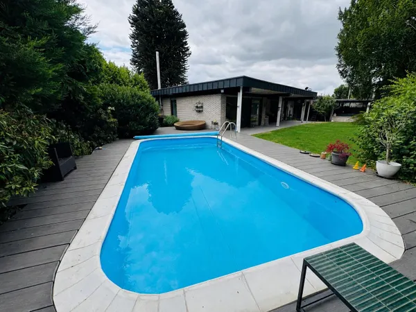 Poolansicht.jpg