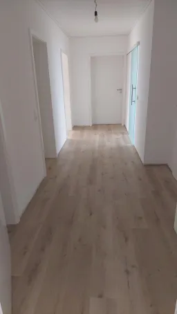 Flur neu.jpg
