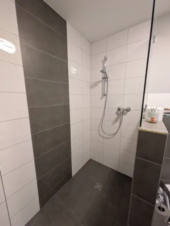 Badezimmer 2.jpg