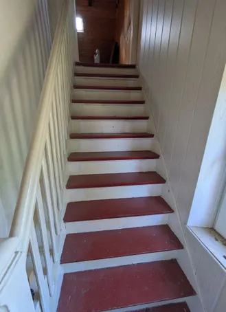 Treppe zum Dachboden.jpg