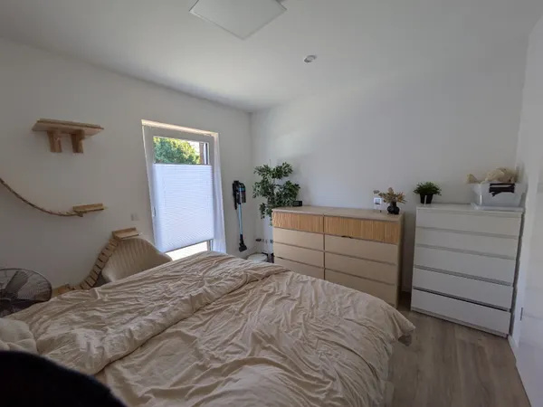 Schlafzimmer, Ansicht 3.jpg