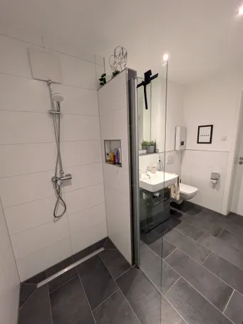 Badezimmer, Ansicht 2.jpg