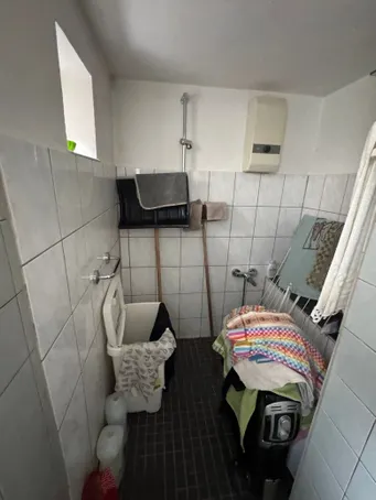 Badezimmer 1 EG.JPG