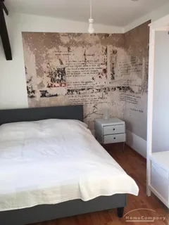 Moderne Wohnung im DG eines Mehrfamilien Stadthauses