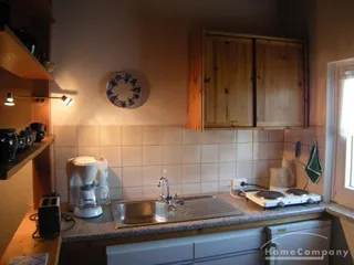Zimmer im Dachgeschoss eines Einfamilienhauses mit sep. Eingang