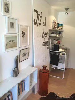 Hochwertige Designwohnung - Wohn-Schlafraum mit Doppelbett, TV,