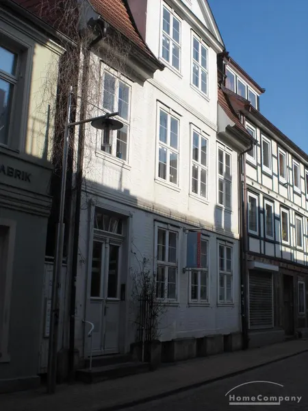Kleine Wohnung im DG eine Stadthauses, Wohn- Schlafraum mit TV,