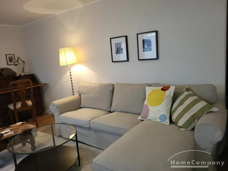 Moderne Wohnung im EG auf dem Hof eines Mehrfamilienhauses