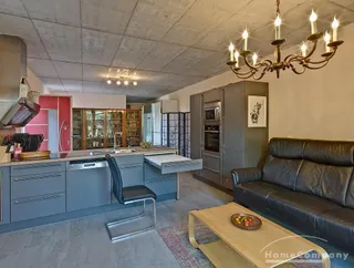 Großzügige Wohnung mit TERRASSE